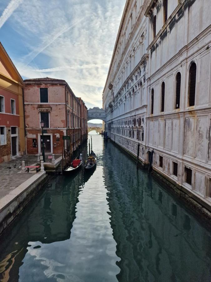 Appartamento Al Centro Di Venezia 6 Posti Letto Venice Exterior photo